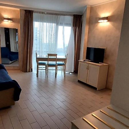 Aparthotel In Orbi Sea Towers Μπατούμι Εξωτερικό φωτογραφία
